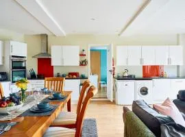 Finest Retreats - The Barn at Courtleigh