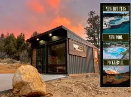 Modern Cabin Near Zion & Bryce w Pool & Hot Tub