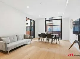 MetaWiseBnB Modern 1BR Near Shops & Metro