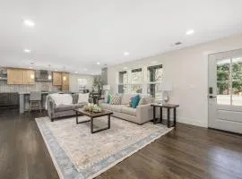 Stylish Family Retreat with Gourmet Kitchen & Fast WiFi