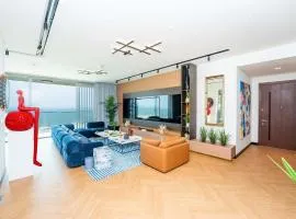 Coastal 3BR Retreat in Seaside Hills Sea View