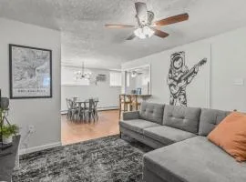 2 King Bedroom Bar Kitchen Free Parking Next Downtown