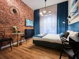 Urban-Glam City Centre Studio with a Gym and Terrace