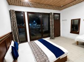 Blue Bird Resort Utror Swat, hotel em Utrot