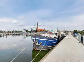 Wohnschiff Commodore
