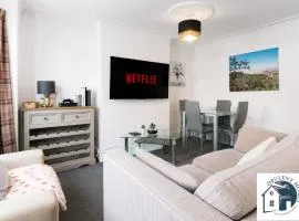 Contactor Stay, Reading Town Centre 4 Bed House, Large House with 2 bath