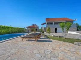 Pool Villa Marija
