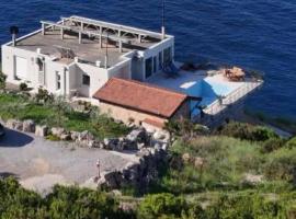 Private Sea View with Infinity Pool in VILLA NERIN Zagora: Zagora şehrinde bir otel