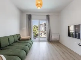 Aqua Breeze Golem 1BR Apartment by PikHost