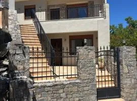 Psichro Apartments