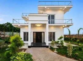 JP Farmstay 5-BHK Retreat with Kids' Room, Bar Area & Sit-out