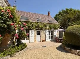 La Maison des Roses, maison de charme 4 personnes avec un jardin et parking privé