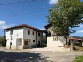 La Casica de María, Entorno Rural, Camino de Santiago