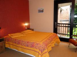 Hôtel du Fort, hotel v destinaci Huy