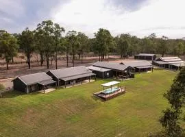 Luxury 6 Star Farm Stay fit 16 people