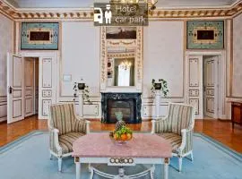 Grand Hotel