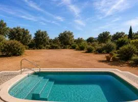 Casa con piscina en bonito entorno Mia