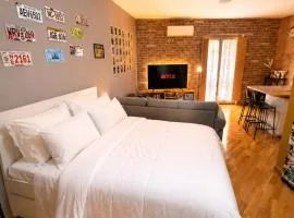 B&B NewYork, Avellino