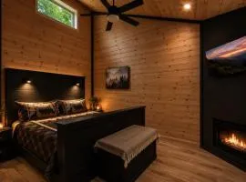 Black Bear Lodge - Fire Pit - Hot Tub