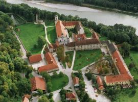 Klostergasthof Raitenhaslach, hotel a Burghausen