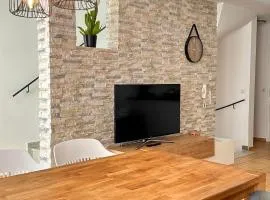 AMAO-Curry - Spacious Apartment - 7 Guests - City Center
