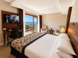 GLK PREMIER The Home Suites & Spa