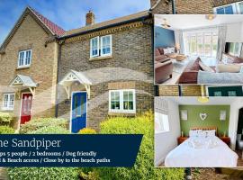 The Sandpiper - Part of the The Bay Filey Holiday Village with pool, gym and direct beach access, pub, restaurant, tennis and meadows walks, hotel v destinaci Reighton
