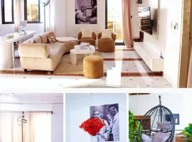 Vinyl Lounge -5 min to Beach with Parking-Elevator