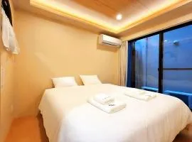 Serene Joy Court , 5 minute walk to the station , 1 stop to Tsutenkaku Tower and Namba , Near the JR Kyoto Line , Close to a 24 hour supermarket , Hot springs