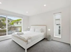Stylish Rosetta Waterview Stay