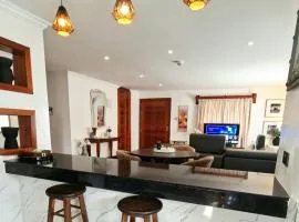 2BR, luxurious Fully accessible, Bungalow