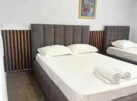Almer room 2