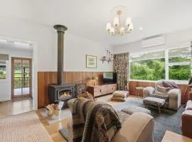 Riverbend Escape, Judbury