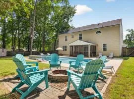 5 BR - Pool, Firepit, Backyard