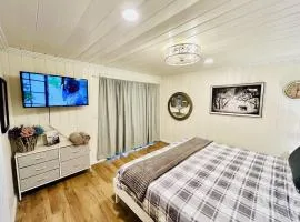 Tripps Landing-Pet Friendly-Sleeps 10