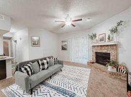 Spacious Family Value Retreat - Pool and Garage, Hotel in Corpus Christi