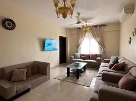 شقة كبيرة مؤثثة بالكامل