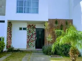 House for 6, 3 bedrooms, 2 pools, near International Port, Mulza
