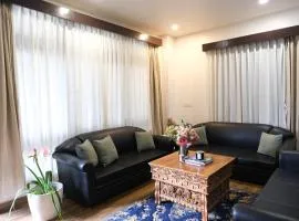 Rafom Ri-khang, Modern Luxury 3BHK Retreat