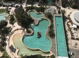 VV - Gibraltar Luxury with Rooftop Pools & Views