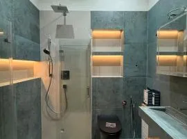 Oak & Yellow Luxus Suite - 2 City Apartments - 50kW DC