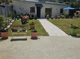 Maison confortable à Ver-sur-Mer avec jardin privé
