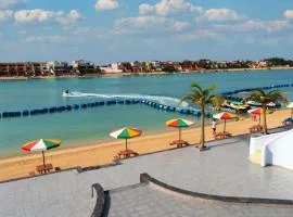 شاليه ورد درة العروس غرف فندقية على شاطئ البردايس