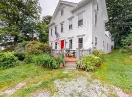 Friendly home with our separate condos & free WiFi in the heart of downtown