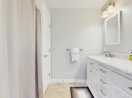 Newly Renovated Home w/ Large Yard & Great Kitchen - Near Downtown & Acadia