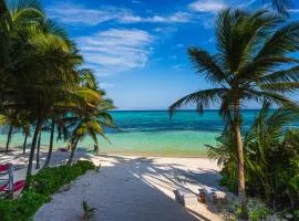 Luxury Beachfront 3BR Apt 102 | Neea Bahia Soliman
