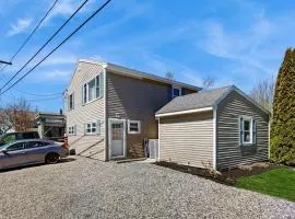 Well-located, dog-friendly home - walk to footbridge & Barrett Park