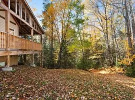 Rustic cabin near boating, fishing or hiking to the lake - dog-friendly