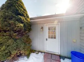 Spacious single-level duplex with fast WiFi, two full kitchens, deck, & yard