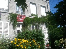 Le Point du Jour, hotel con estacionamiento en Revin